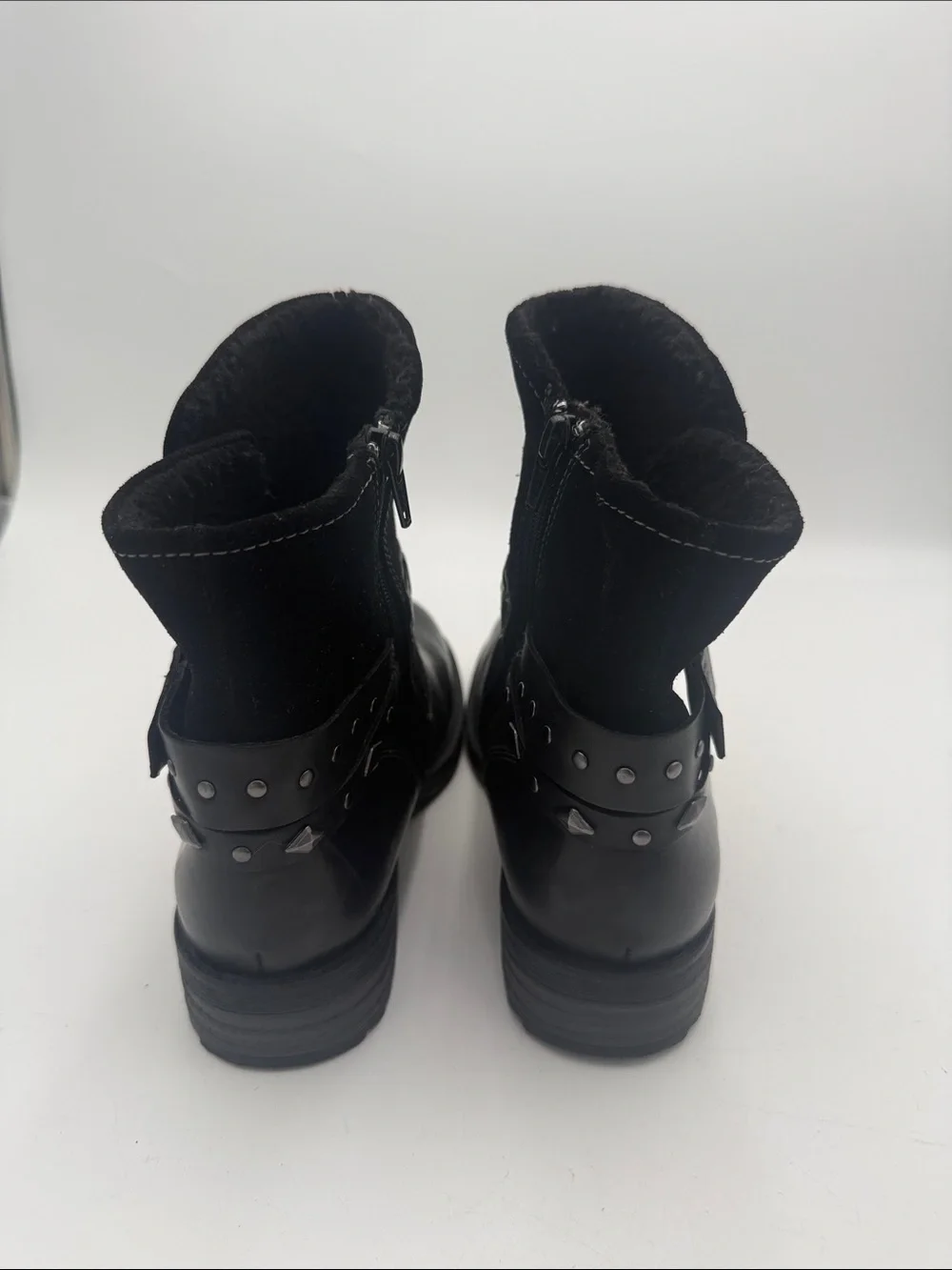 Earth Women's Black Leather Ankle Boots women 10M Studded Strap faux fur lined